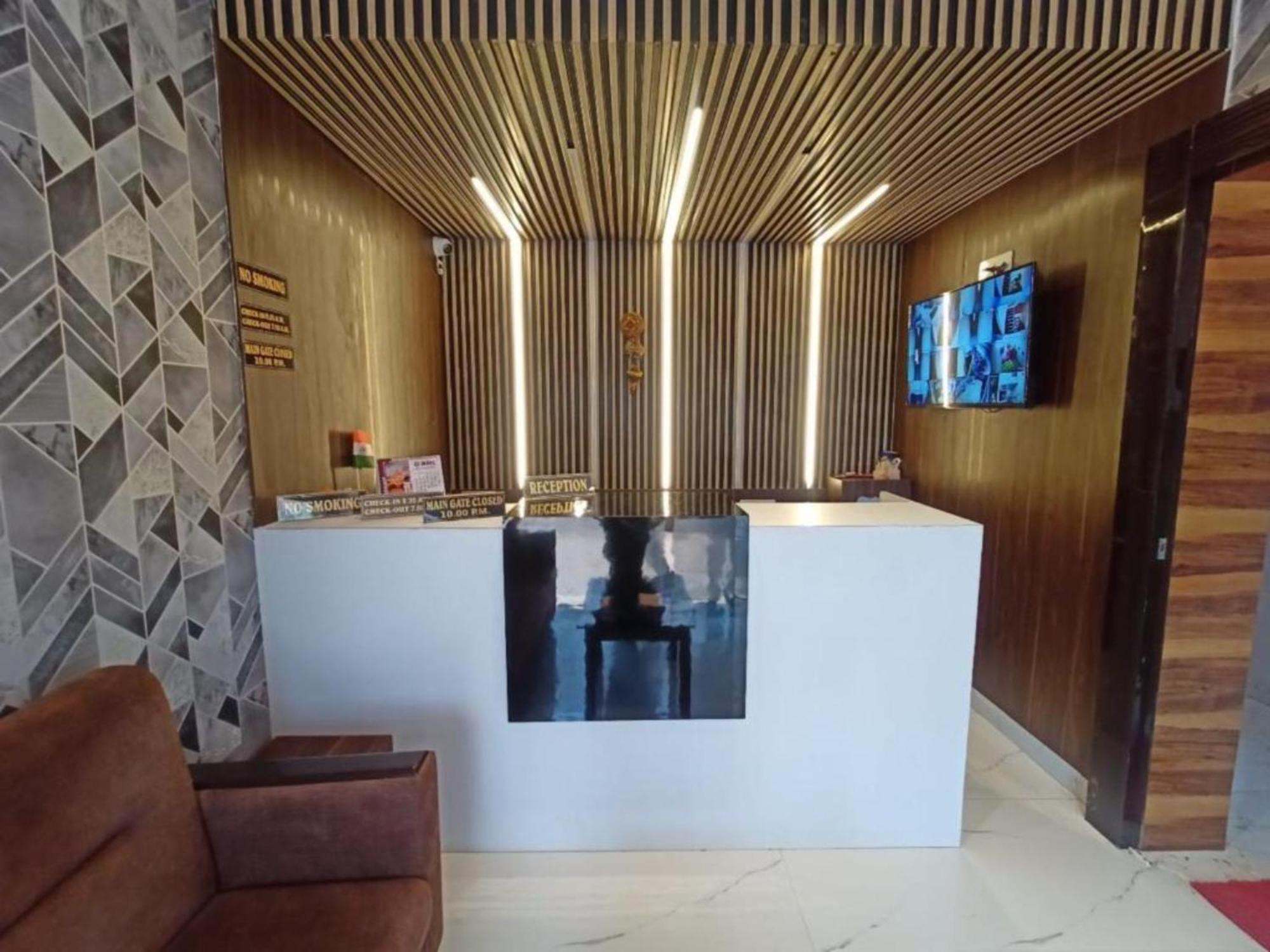 Goroomgo Park View Puri - Spacious And Decorated Room - Best Hotel In Puri Buitenkant foto